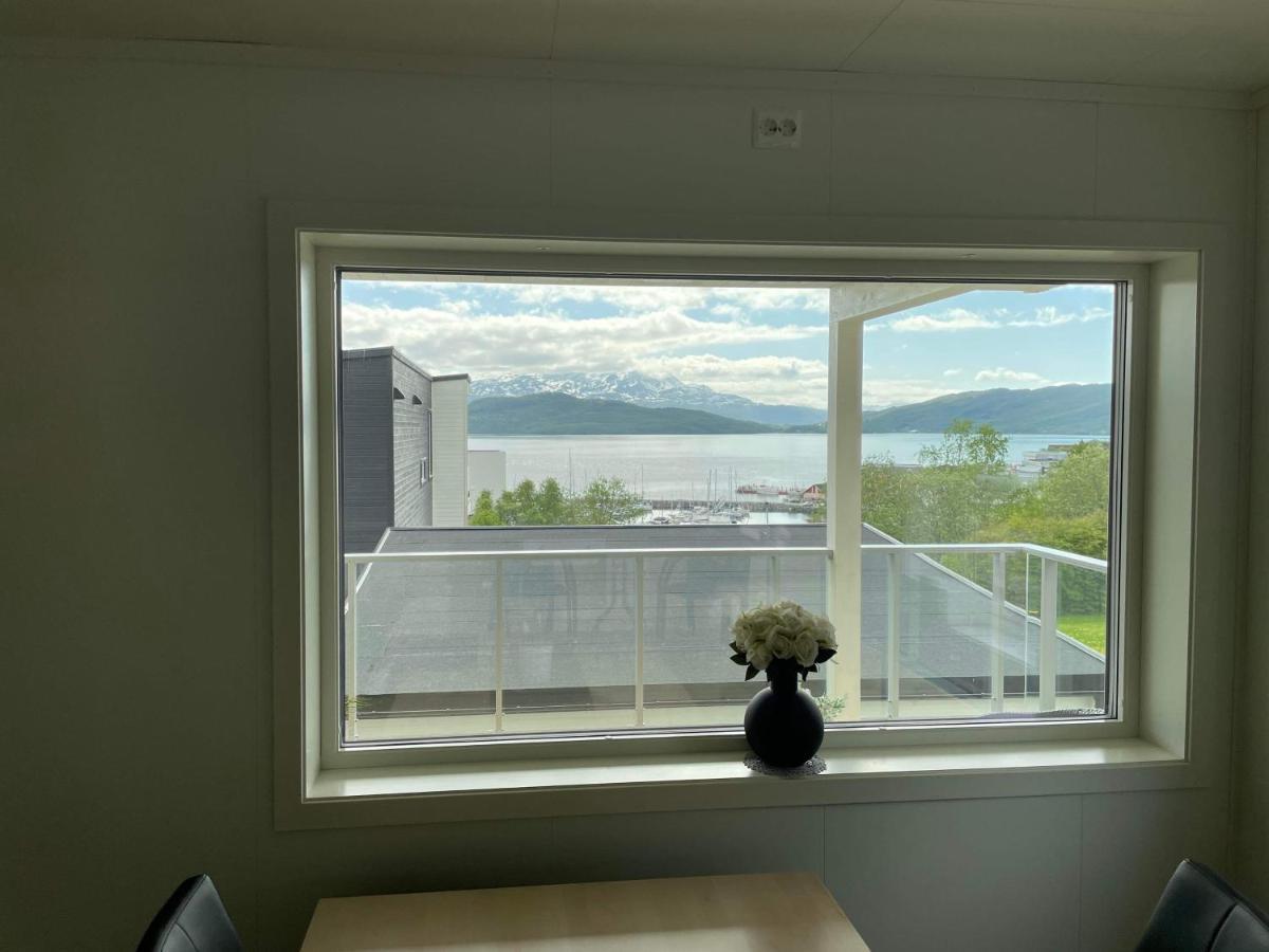 Veien Til Senja Lägenhet Finnsnes Exteriör bild