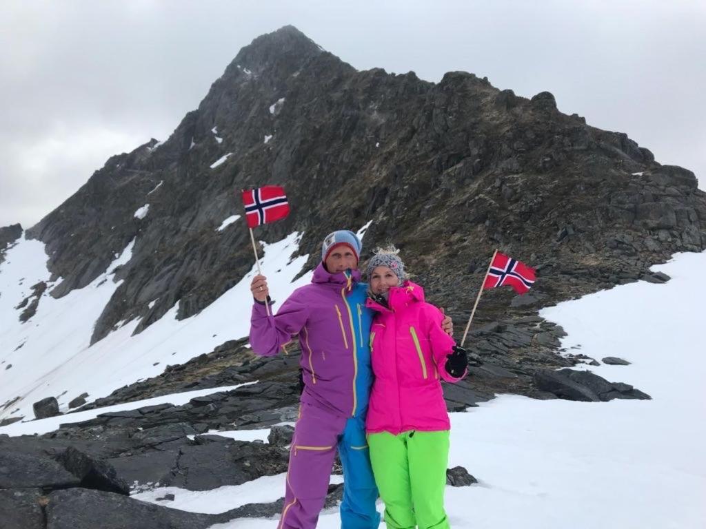 Veien Til Senja Lägenhet Finnsnes Exteriör bild